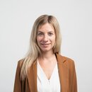 Ein Portraitfoto der Mitarbeiterin Silvia Plangg | © Alpenregion Bludenz Tourismus GmbH, Christa Engstler