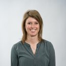 Ein Portraitfoto der Mitarbeiterin Stephanie Ganahl | © Alpenregion Bludenz Tourismus GmbH, Christa Engstler